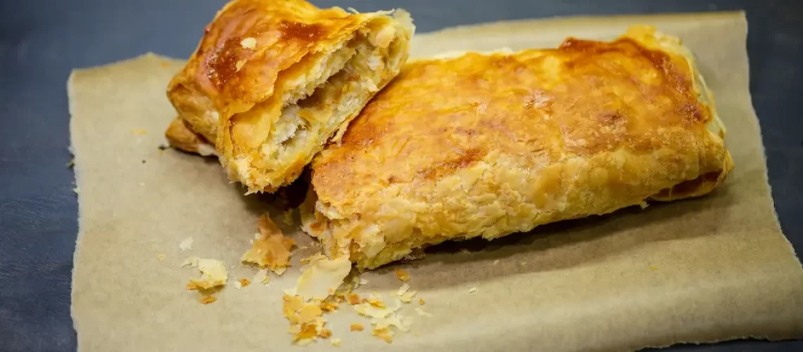 delicious-homemade-cakes-with-apple-filling-puff-pastry-pie